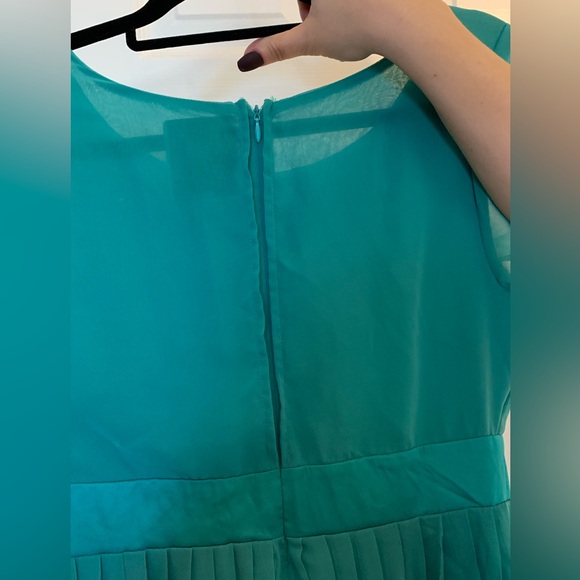 Modcloth Green pleated dress. Size M - Picture 2 of 10